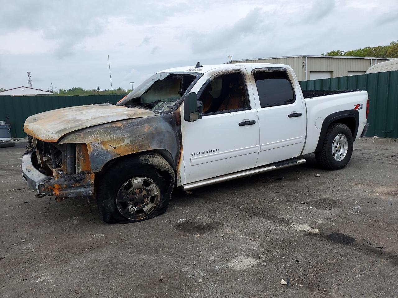 3GCPKSE33BG399783 CHEVROLET ALL Models Photo 1