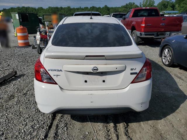  NISSAN VERSA 2018 Белы
