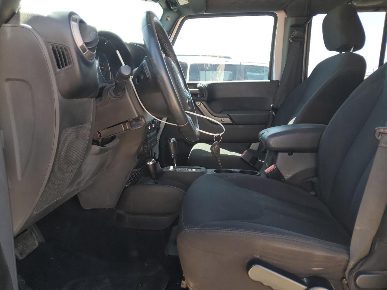 2014 Jeep Wrangler Unlimited Sport VIN: 1C4BJWDG2EL237739 Lot: 57125795