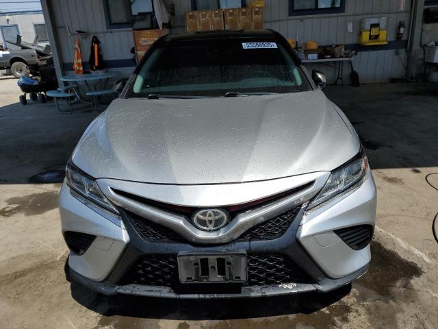  TOYOTA CAMRY 2018 Серебристый