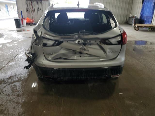  NISSAN ROGUE 2017 Srebrny