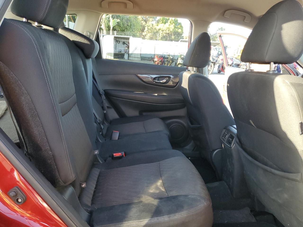 2018 Nissan Rogue S VIN: 5N1AT2MT1JC805190 Lot: 56818595