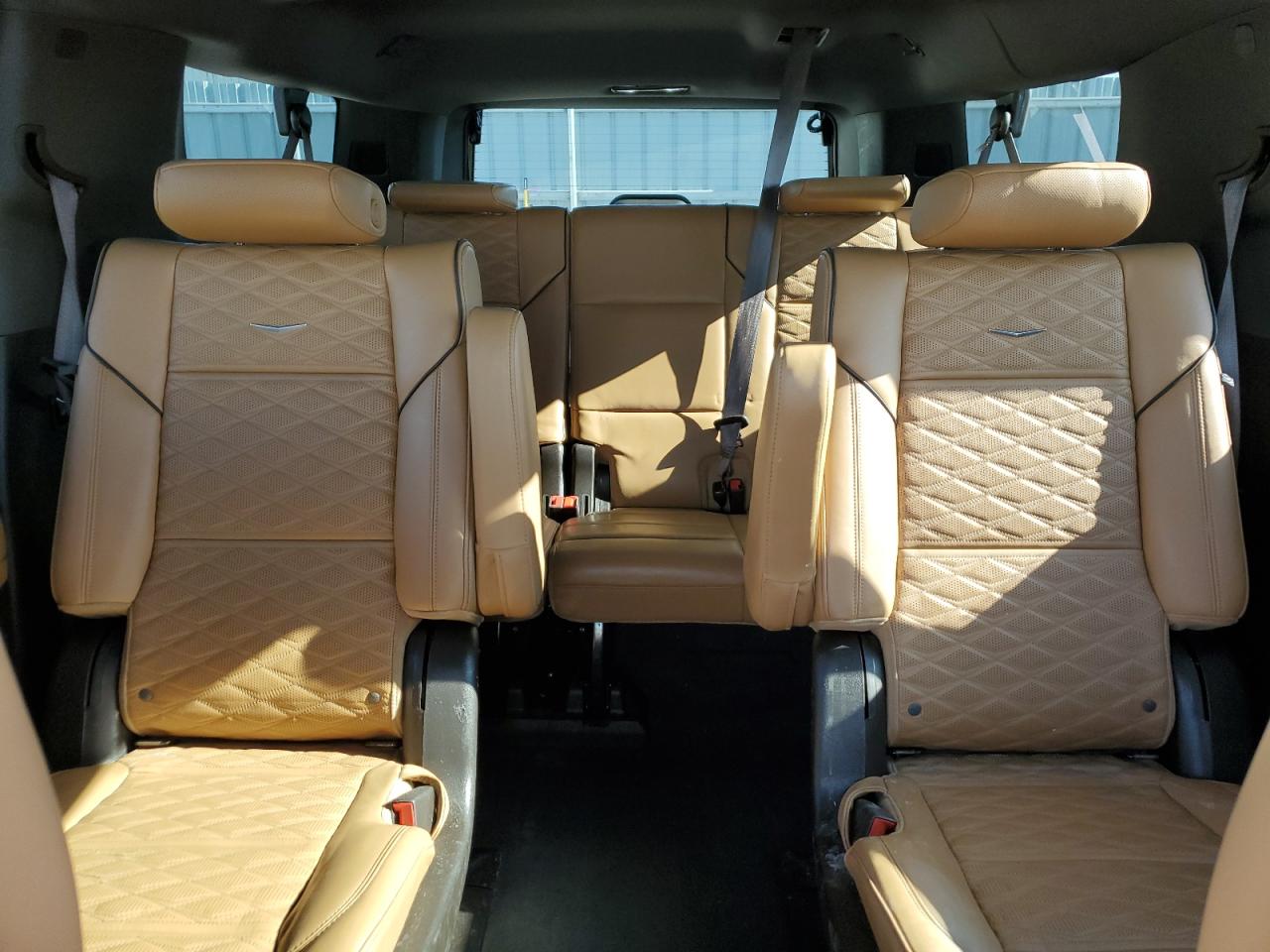 2022 Cadillac Escalade Esv Premium Luxury VIN: 1GYS4KKL9NR360655 Lot: 57038525