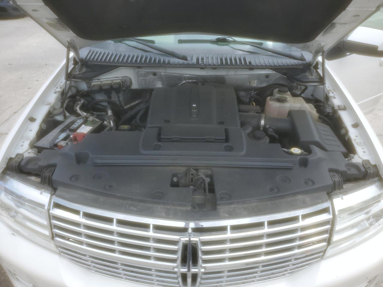 2010 Lincoln Navigator VIN: 5LMJJ2H55AEJ04591 Lot: 56053915