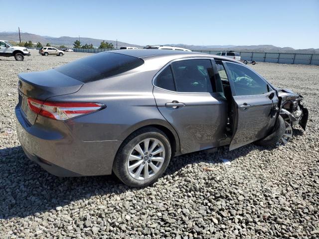  TOYOTA CAMRY 2018 Серый