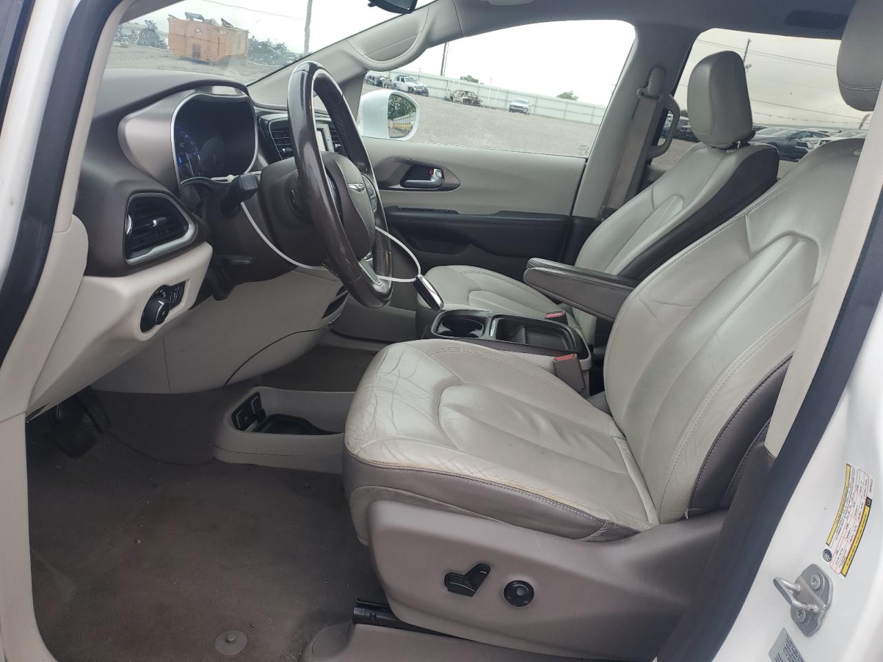 2017 Chrysler Pacifica Touring L VIN: 2C4RC1BG1HR702473 Lot: 57705575