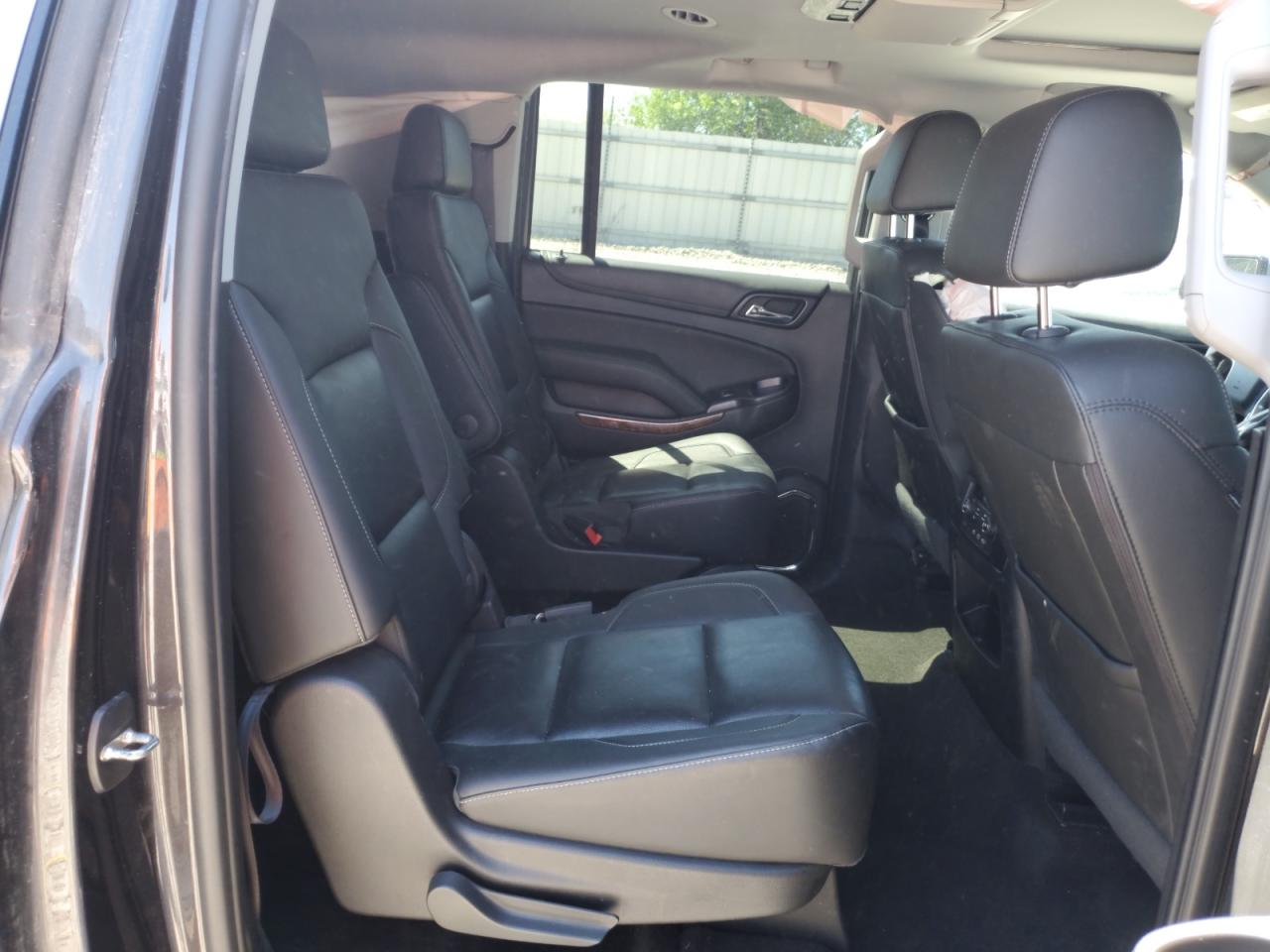 2018 Chevrolet Suburban K1500 Premier VIN: 1GNSKJKC5JR187207 Lot: 57348895