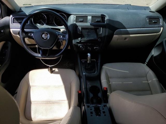  VOLKSWAGEN JETTA 2017 Красный