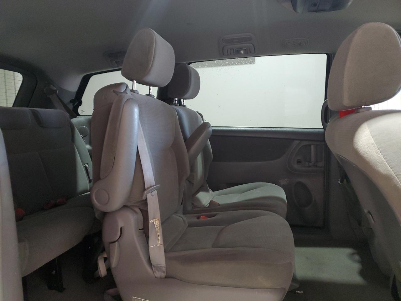 2004 Toyota Sienna Ce VIN: 5TDZA23C24S195320 Lot: 57475535
