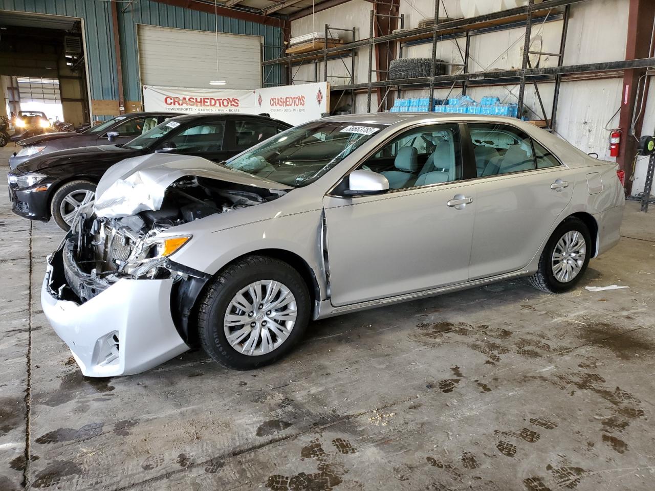 2014 Toyota Camry L na sprzedaż w Eldridge, IA - Front End