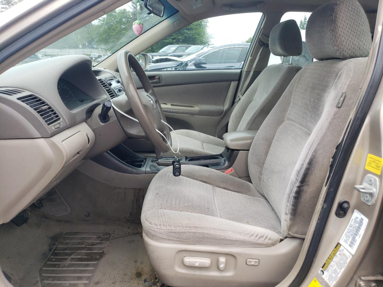 2004 Toyota Camry Le VIN: 4T1BE30K74U796902 Lot: 58654075