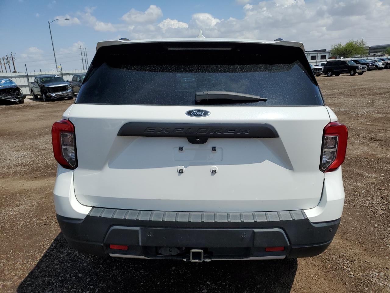 2022 Ford Explorer - Image 6