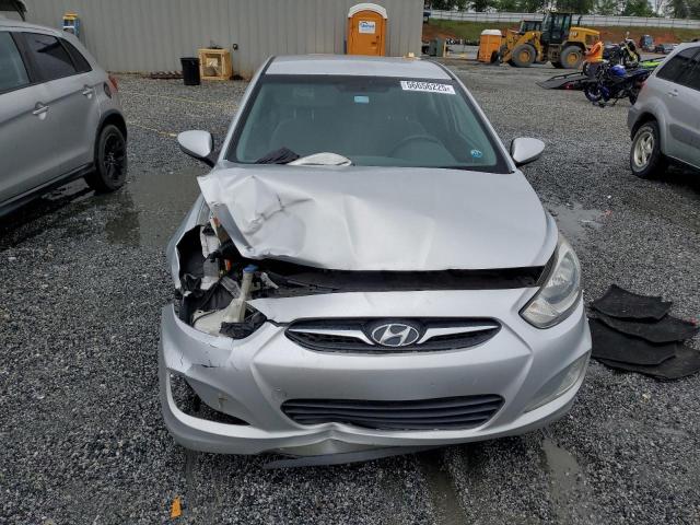 Sedans HYUNDAI ACCENT 2013 Srebrny