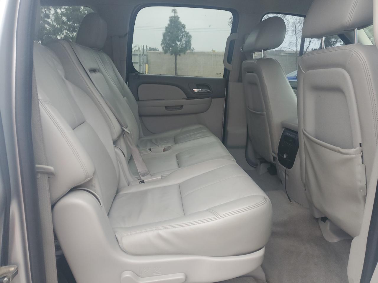 2011 Chevrolet Suburban C1500 Lt VIN: 1GNSCJE00BR225877 Lot: 58585895
