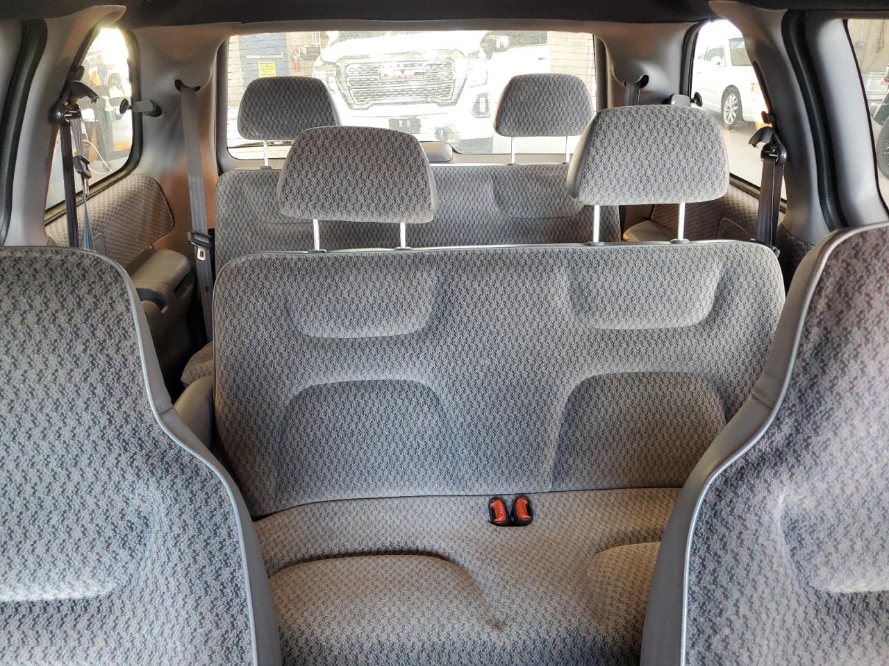 2000 Dodge Caravan Se VIN: 2B4GP45G6YR669041 Lot: 56864805
