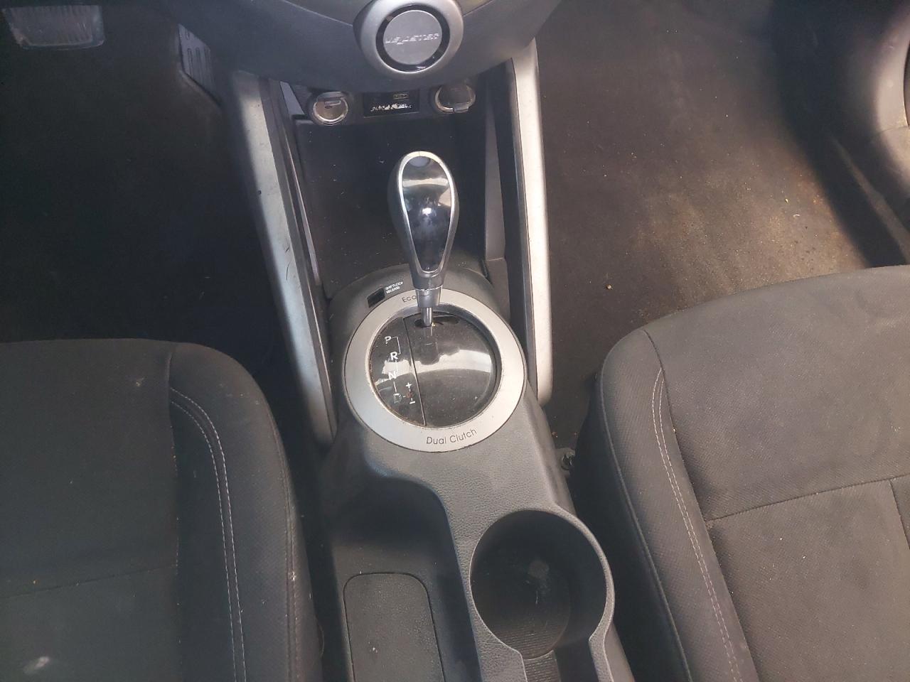 KMHTC6AD8GU270830 - 2016 Hyundai VELOSTER - #undefined