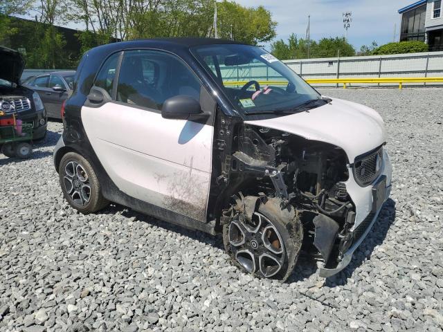  SMART FORTWO 2019 Czarny