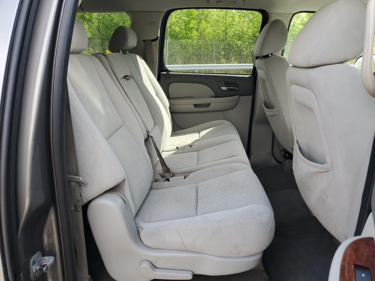 2007 Chevrolet Suburban K1500 VIN: 1GNFK16327J219226 Lot: 57670495