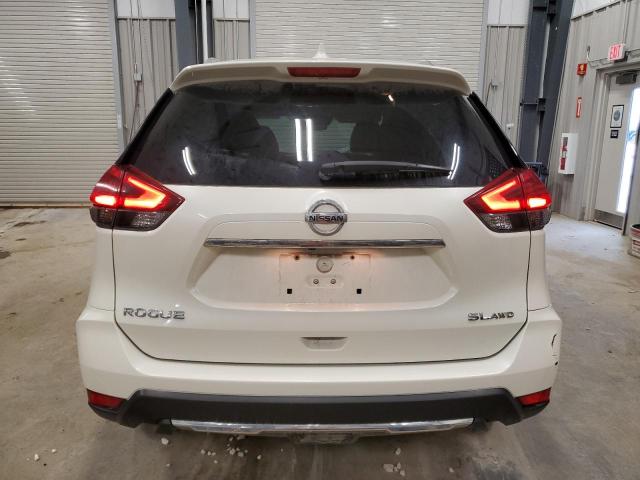  NISSAN ROGUE 2018 Белы