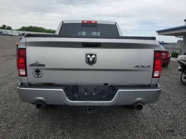 Pickups RAM 1500 2015 Srebrny