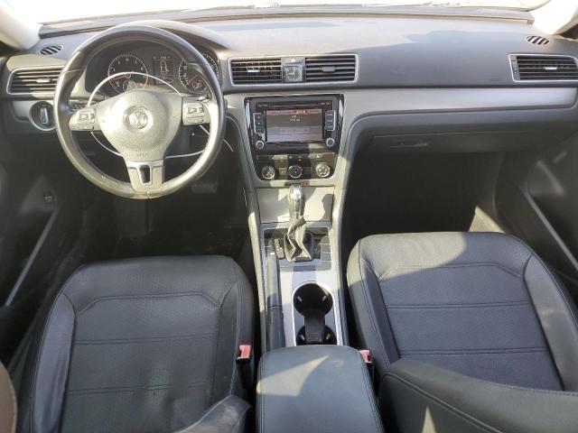 Sedans VOLKSWAGEN PASSAT 2014 Granatowy