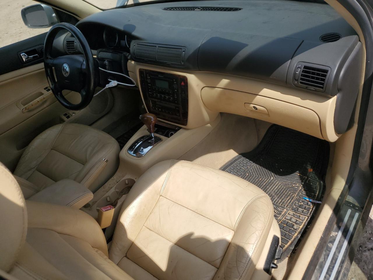 2003 Volkswagen Passat Glx 4Motion VIN: WVWTH63B93P266179 Lot: 55098375
