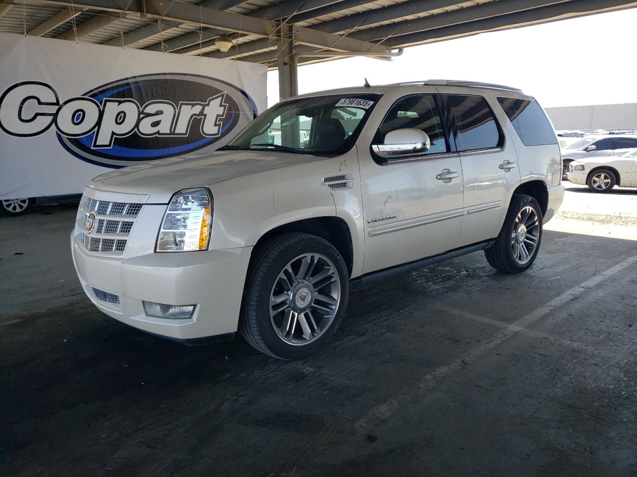 2013 Cadillac Escalade Premium for Sale in Hayward, CA - Vandalism
