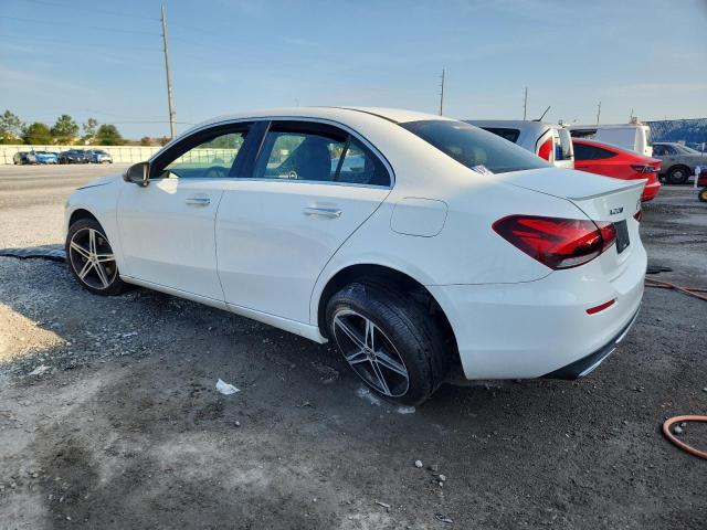  MERCEDES-BENZ A-CLASS 2019 Белый