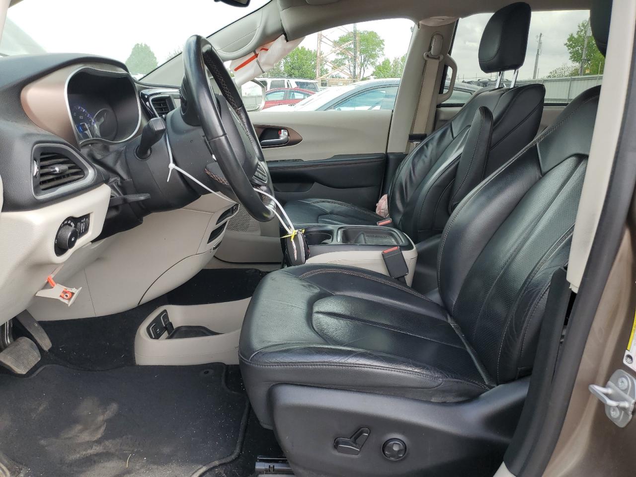 2018 Chrysler Pacifica Touring L VIN: 2C4RC1BG8JR127200 Lot: 56929415