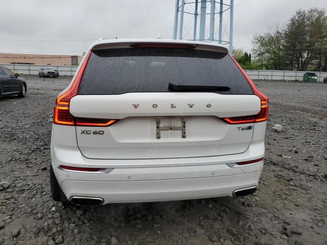  VOLVO XC60 2018 White