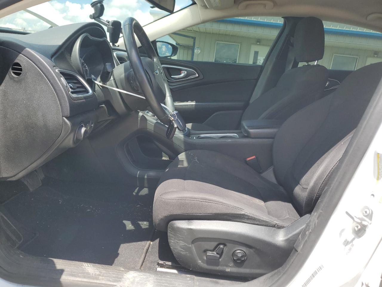 2015 Chrysler 200 Limited VIN: 1C3CCCAB4FN630478 Lot: 50972515