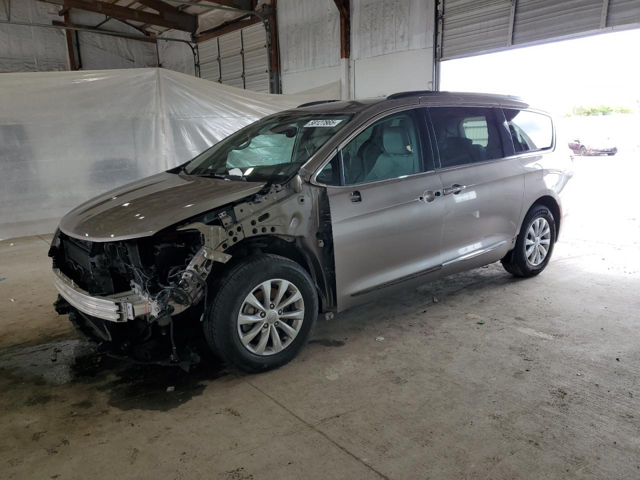 2017 Chrysler Pacifica Touring L for Sale in Lexington, KY - Front End