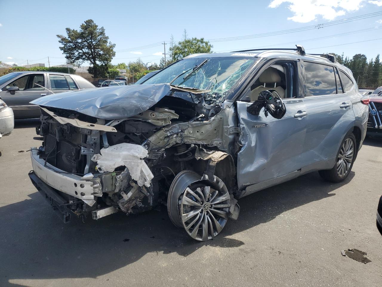 2020 Toyota Highlander Hybrid Platinum продається в San Martin, CA - Front End