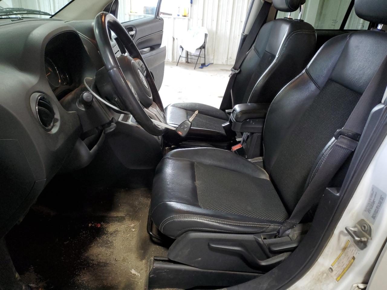 2016 Jeep Compass Latitude VIN: 1C4NJDEB1GD545356 Lot: 57051475