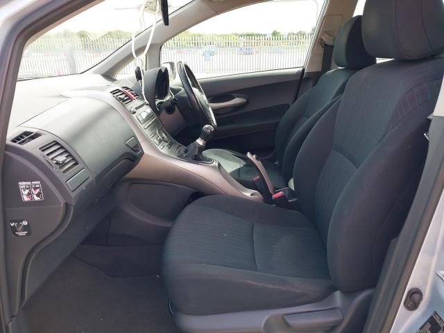 2008 TOYOTA AURIS TR V