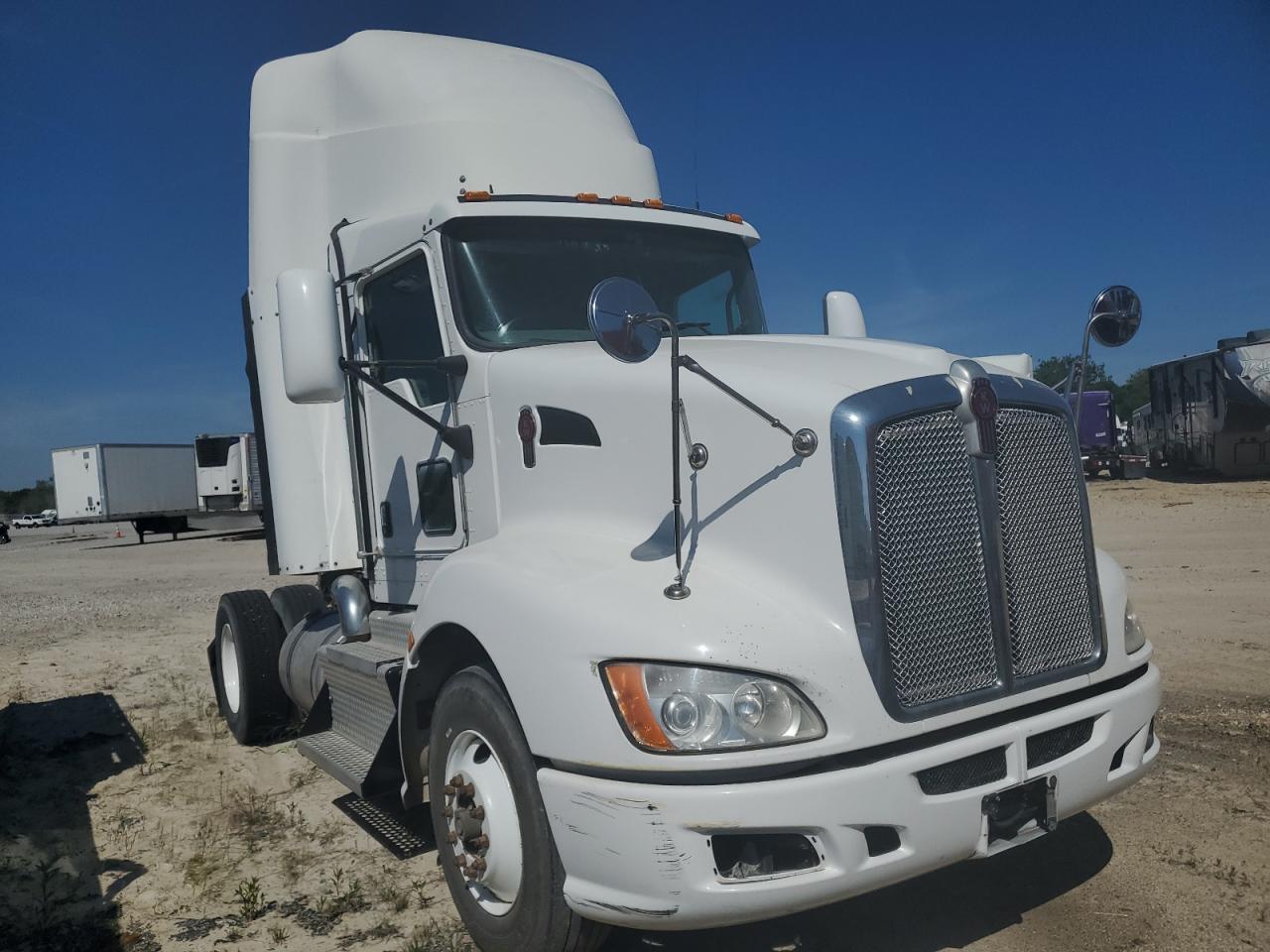 2013 Kenworth T660 Semi Truck for Sale in Kansas City, KS - Normal Wear