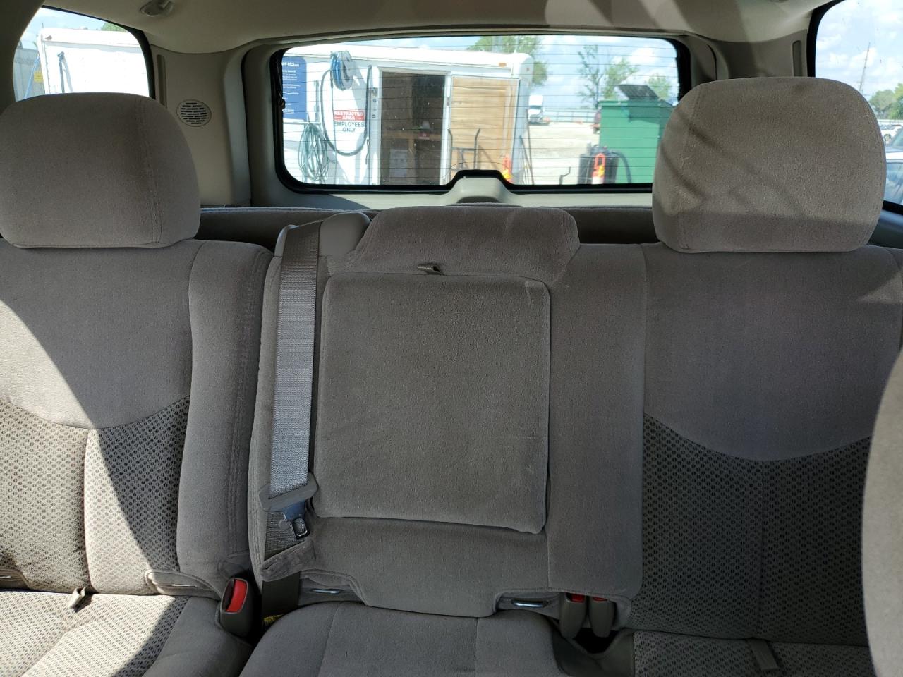 2004 Chevrolet Tahoe K1500 VIN: 1GNEK13V54R161353 Lot: 56913835