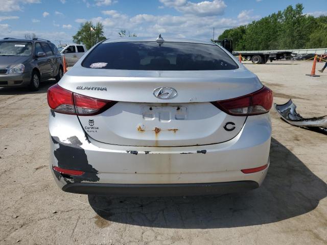Sedans HYUNDAI ELANTRA 2016 Srebrny