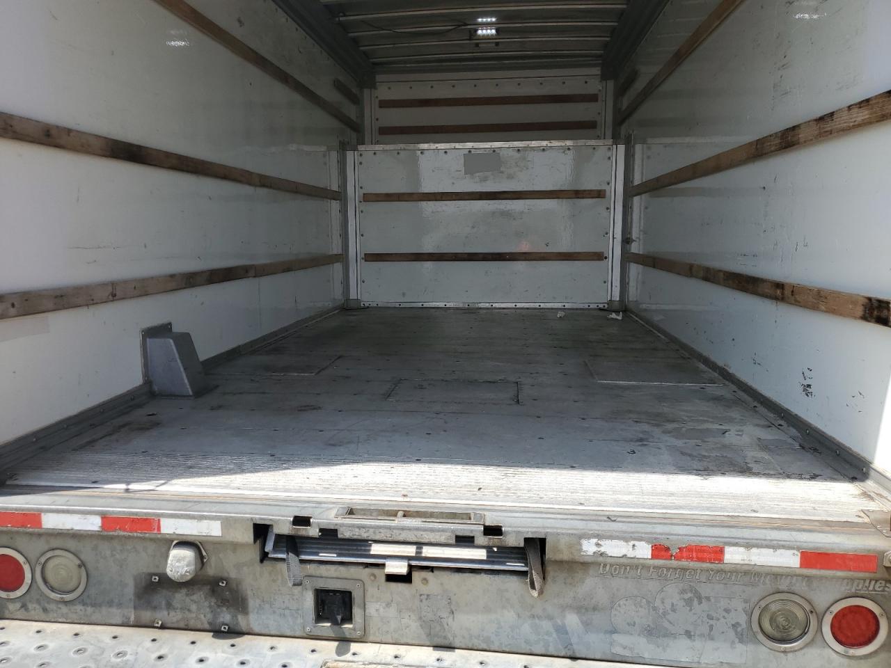 2009 Ford Econoline E450 Super Duty Cutaway Van VIN: 1FDXE45S99DA86847 Lot: 57088695