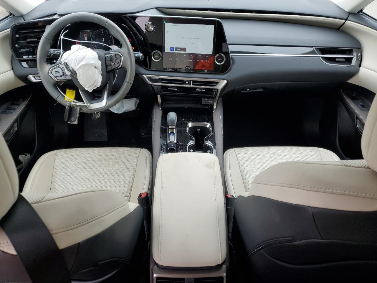 2023 Lexus RX - Image 8