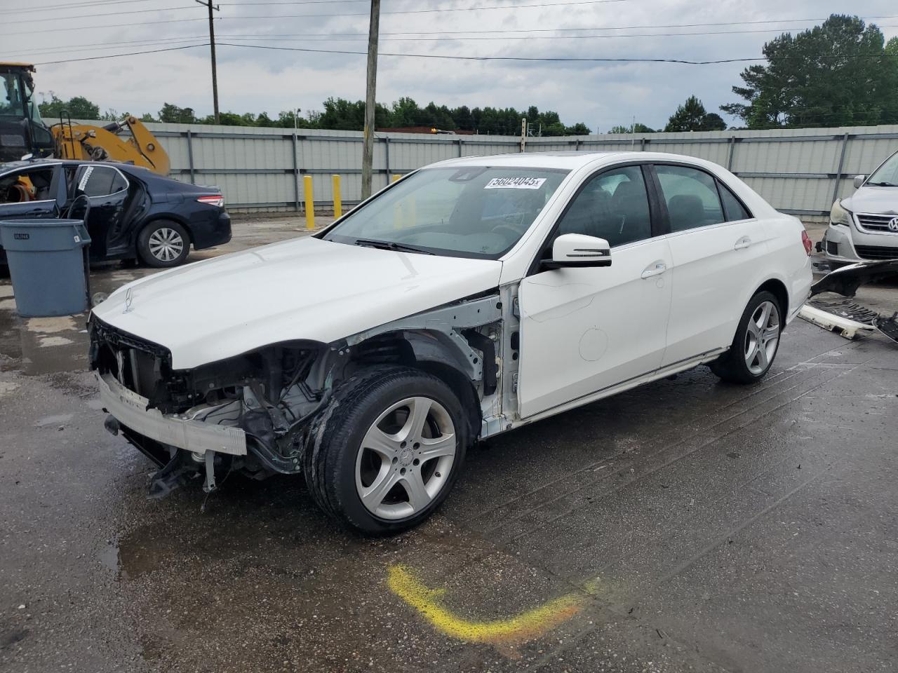 WDDHF5KB4EA922517 MERCEDES-BENZ E-CLASS Photo 1