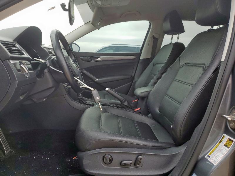 VOLKSWAGEN PASSAT 2018 Szary
