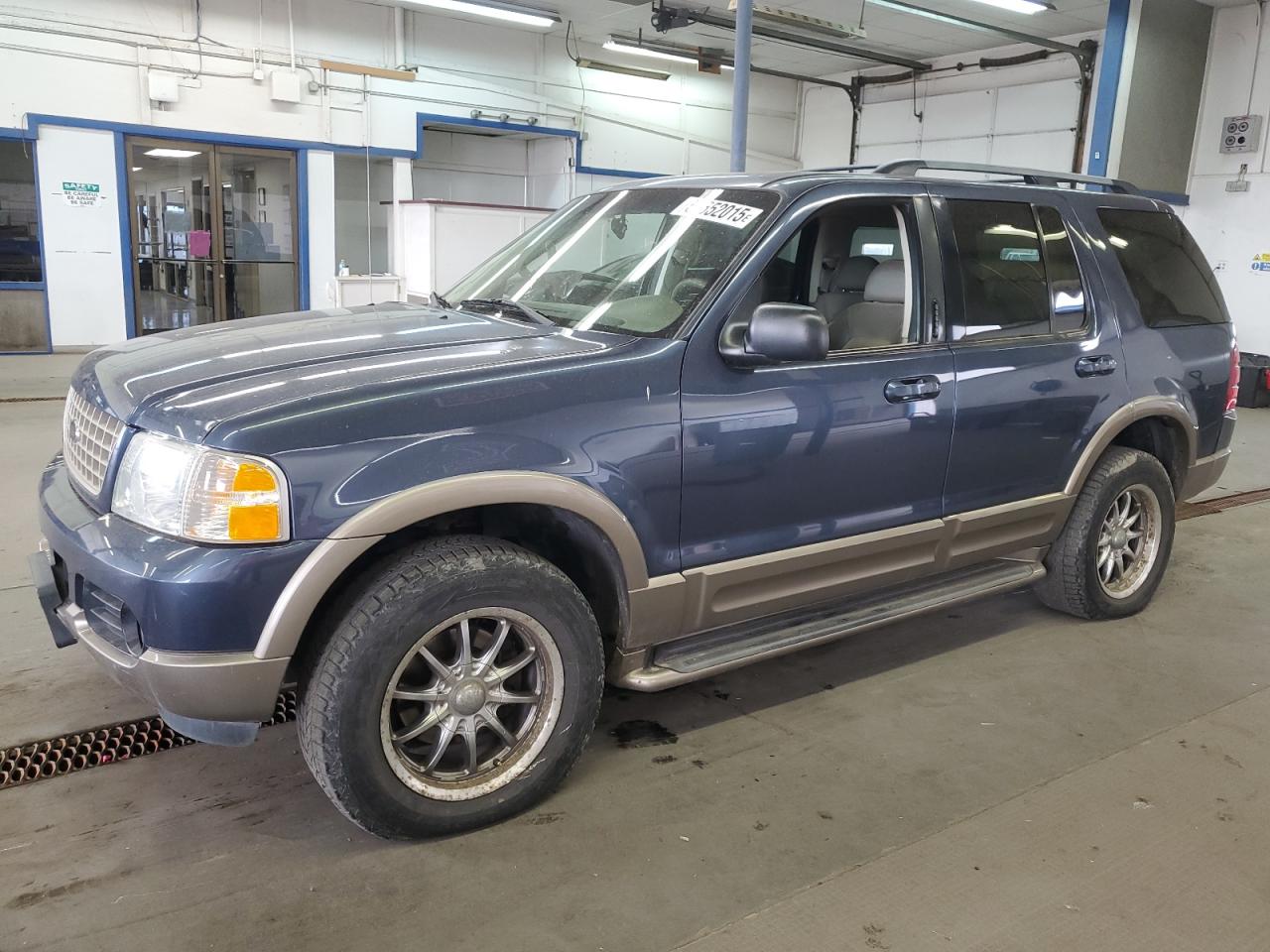 2003 Ford Explorer Eddie Bauer for Sale in Pasco, WA - Minor Dent/Scratches
