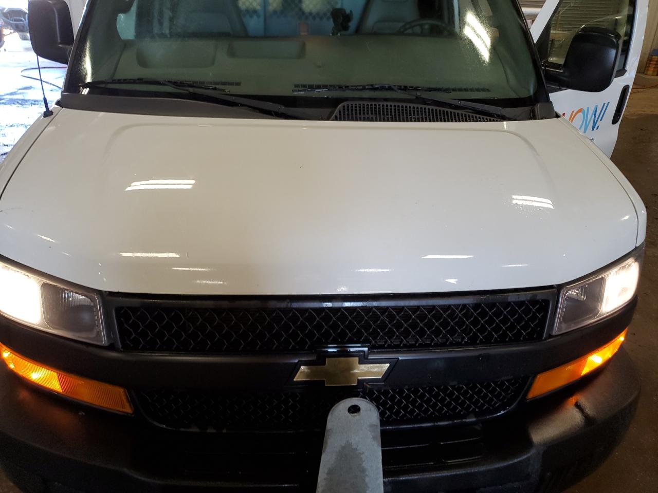 2018 Chevrolet Express G2500 VIN: 1GCWGAFP3J1338861 Lot: 56873105