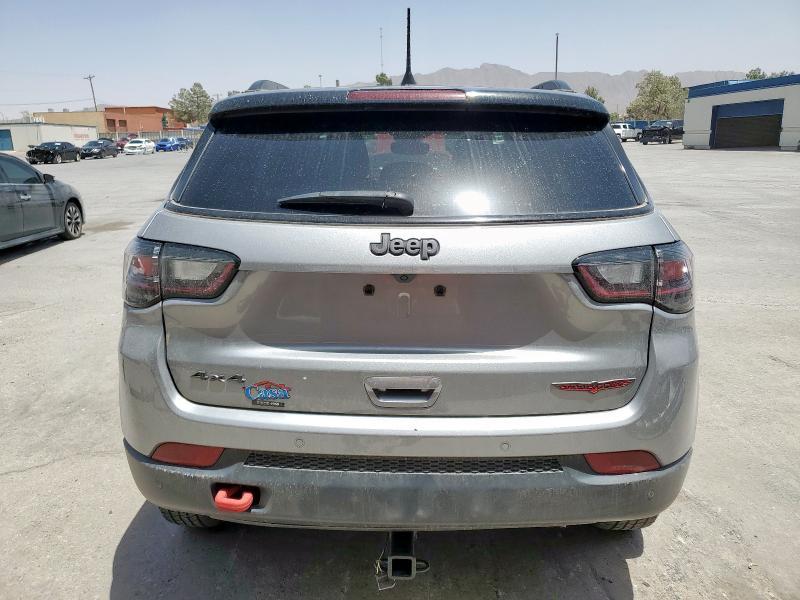  JEEP COMPASS 2023 Srebrny