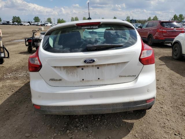 Hatchbacks FORD FOCUS 2014 Biały