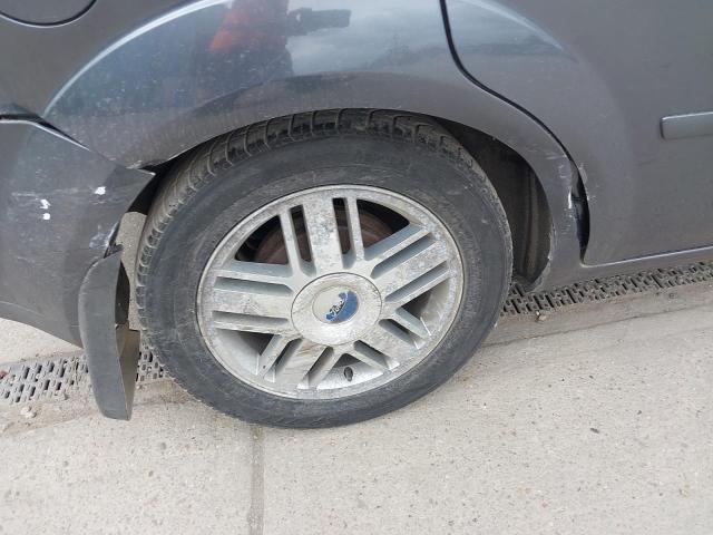 2005 FORD FOCUS GHIA
