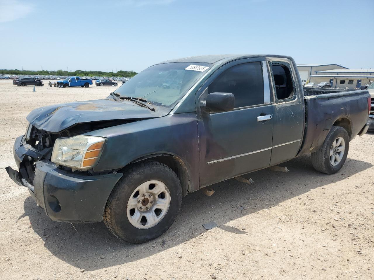 2005 Nissan Titan Xe продається в San Antonio, TX - Front End