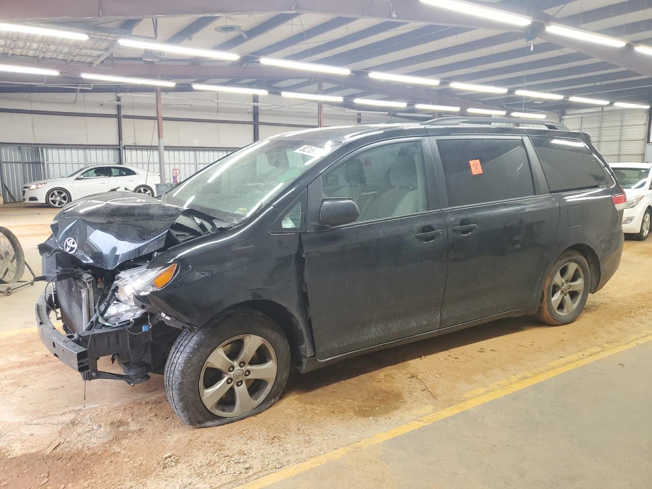 2014 Toyota Sienna Le for Sale in Mocksville, NC - Front End