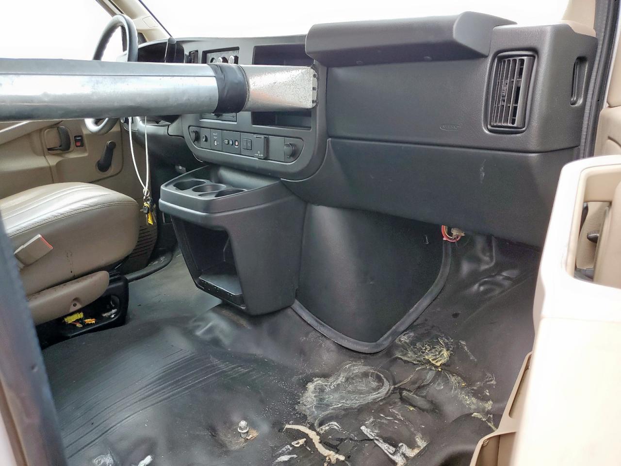 2019 GMC Savana Cutaway G3500 VIN: 1GD07RFPXK1232344 Lot: 56575745